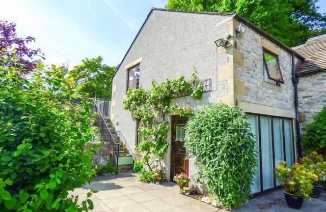 THE NOOK AT TIMBERS, family friendly in Great Longstone