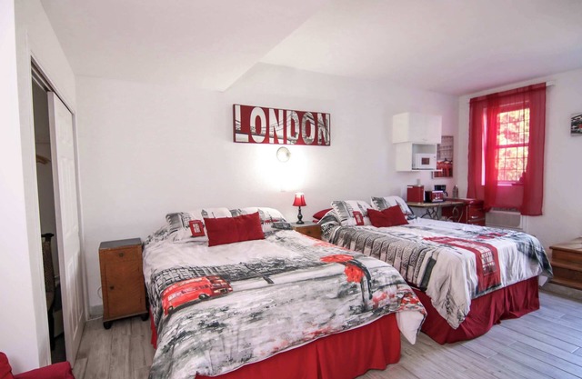 The Notting Hill Room | The Jypsy Inn