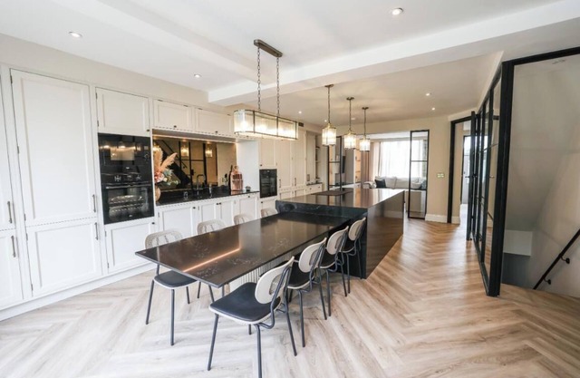 The Oak Dene is a beautifully designed retreat in High Lane that blends sophisticated style with everyday comfort. Finished to an exceptional standard and a calm neutral palette that creates a sense of modern elegance from the moment you walk in.