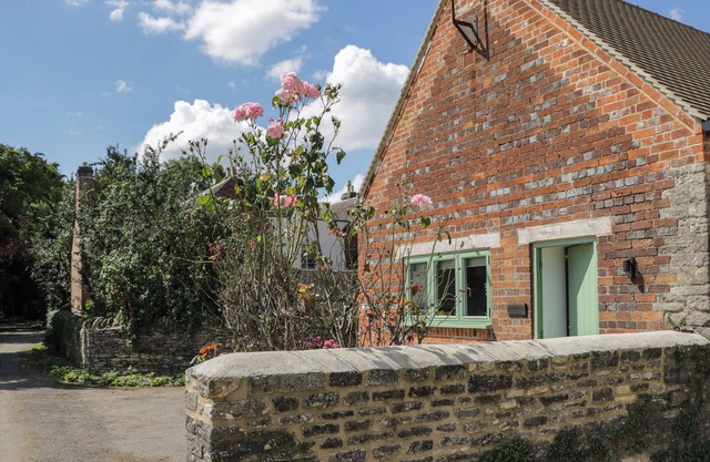 THE OFFICE, pet friendly in Eynsham