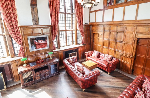 THE OLD BANK, pet friendly, character holiday cottage in Corwen