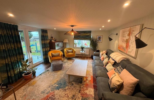 The Old Coach House: Enchanting Three-bedroom Holiday Cottage