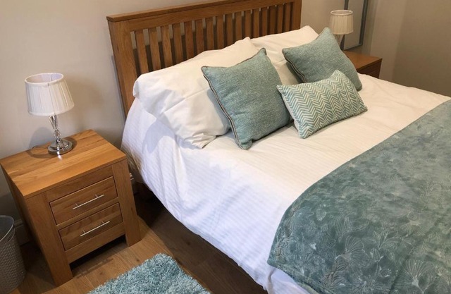 The Old Printworks - New Self Contained Apartment in the Heart of Thame - Magenta