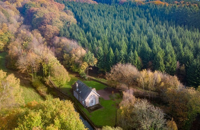 The Old Pump House, Forest of Dean - sleeps 6 guests in 3 bedrooms
