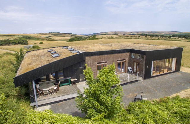 The Old Signal House - a cottage that sleeps 9 guests in 4 bedrooms
