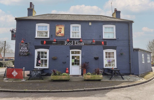 THE OLD STABLES, pet friendly in Burgh Le Marsh