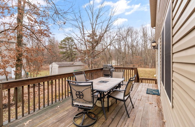 “THE ONE” Chalet, Perfect Getaway w/Hot Tub, Multicade, Pool Table