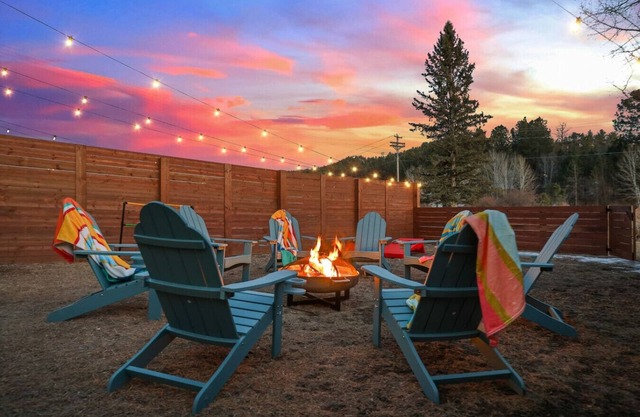 The Paddle House | Hot Tub + Fire Pit Stay