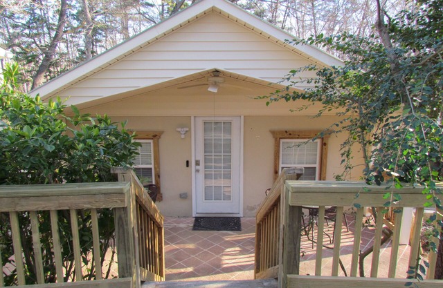 The Peaceful Cove Cottage - Badin Lake Home, Cottage and boat for rent!