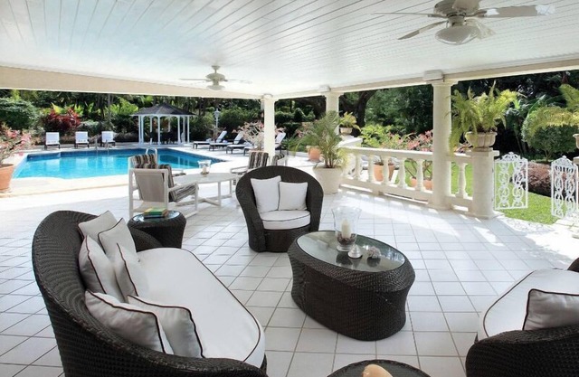 The perfect choice for families or groups of friends featuring 6 bedrooms