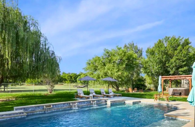 The Perfect Getaway 5BR/4BA with Pool and Hot Tub