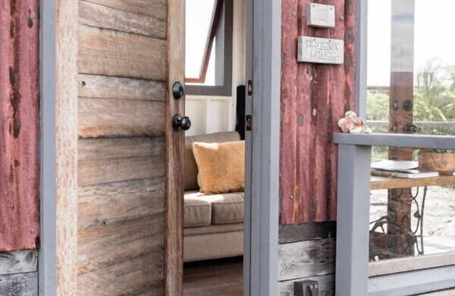 The Phoenix House - Epic Tiny Home GEM on Volcanic Lava Field