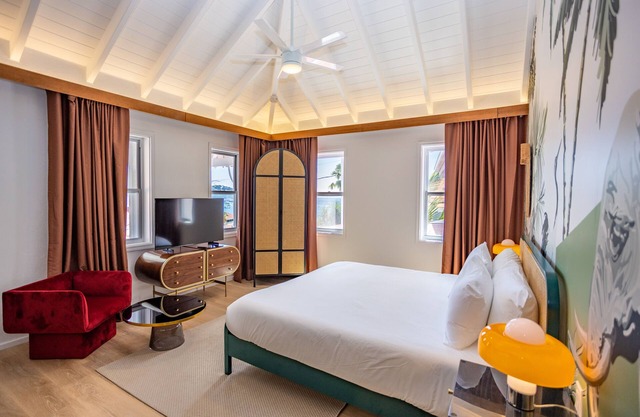 The Pink Palm Hotel - King Room
