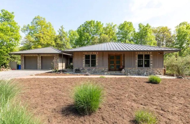 The Poet's House, Luxury and Solitude on 100 acres