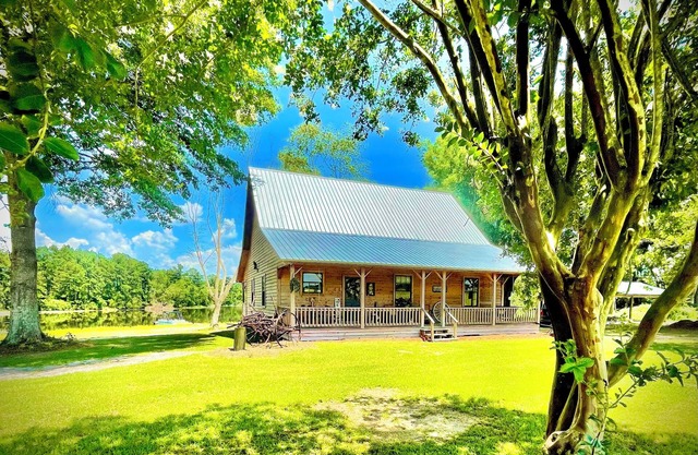 The Pond House on Rock Hill Farm