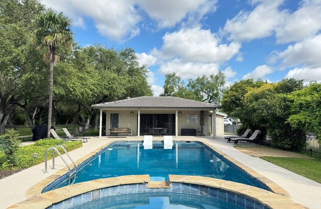The Poolside Cabana (Private Cottage)
