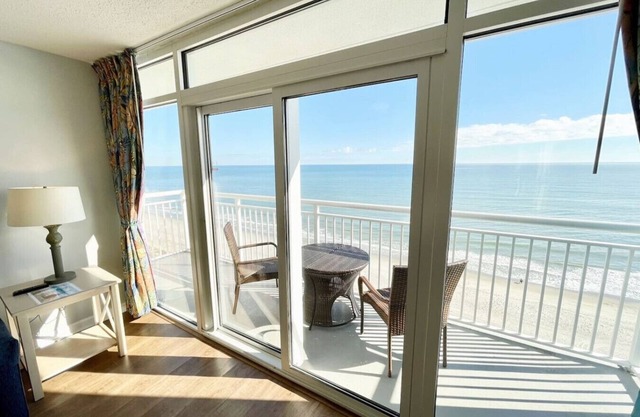 THE PREMIER SEA VIEW PENTHOUSE/PRIME LOCATION