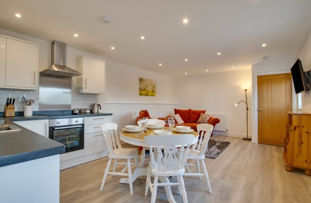 The Pump House - One Bedroom House, Sleeps 2