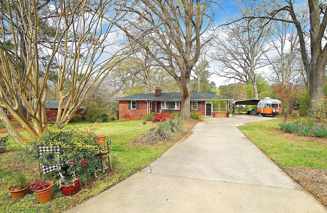 The Raleigh Hideaway Ranch w/Large Fenced Yard and King Main + Pup Friendly