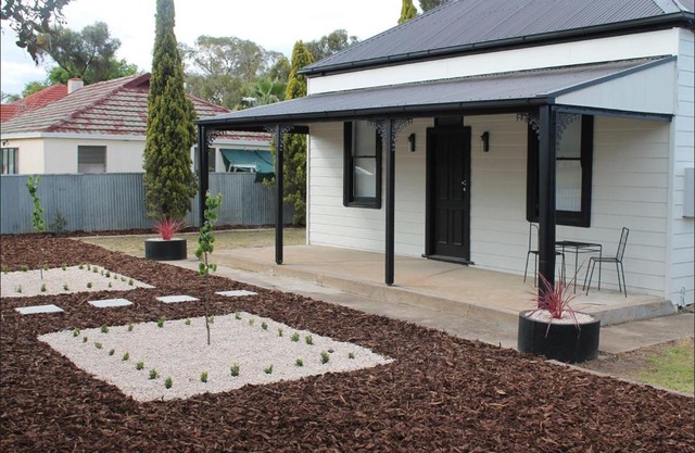 The Renmarkable Cottage