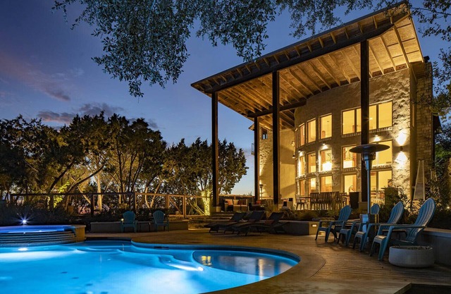 The Retreat at Crystal Creek- 8 miles to downtown Austin!