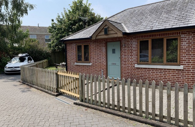 The Retreat Holiday Home, Christchurch, Dorset. Family and couple friendly.