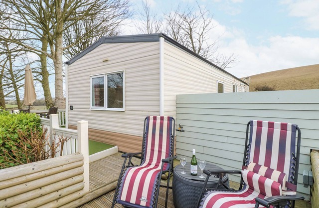 THE RETREAT, with a garden in Shorwell