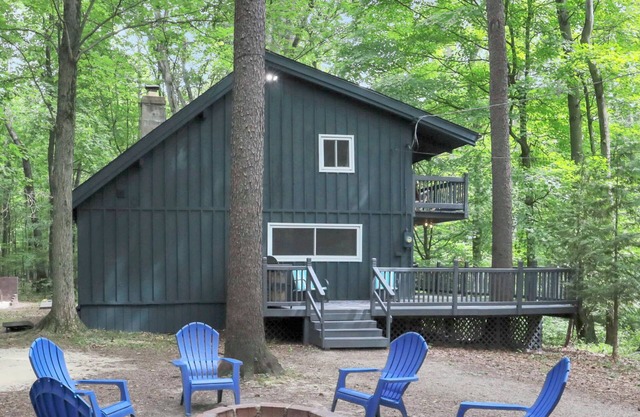 The Roosevelt - Hot Tub, Outdoor games & Walk-to Lake