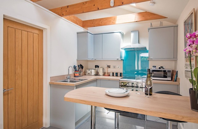 The Roost - a country lodge by Bloom Stays that sleeps 2 guests in 1 bedroom