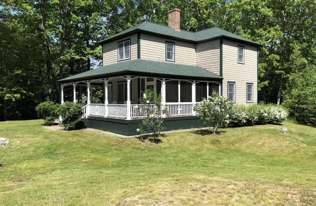 The Round Pond Getaway at Moxie Cove