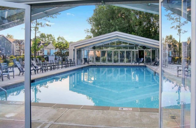 The Sandbar: Spacious Dog-Friendly Getaway with Access to Year-Round Pool & Hot