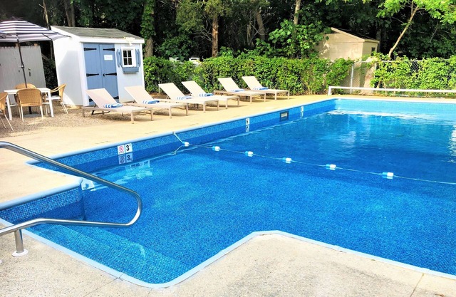 The Seagrove Suites & Guest Rooms -Luxurious 2nd Floor King Guest Room - No Pets