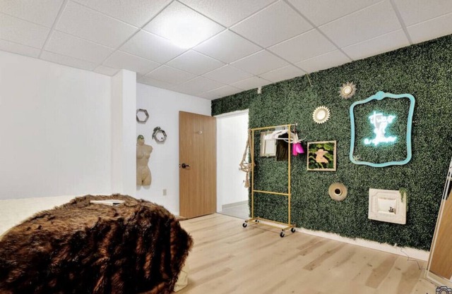 The Secret Garden - Room 5