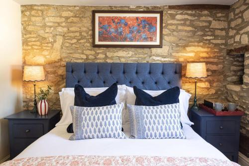 The Sheep on Sheep Street Hotel