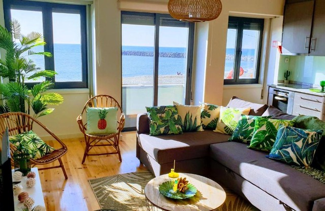The Shore@GreenCoast - Waterfront Beach House Espinho