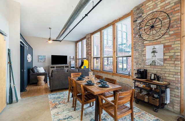 The Shoreline Vibe | Brand New Downtown SoHa Loft | Pool/Hot Tub | Movie Theater
