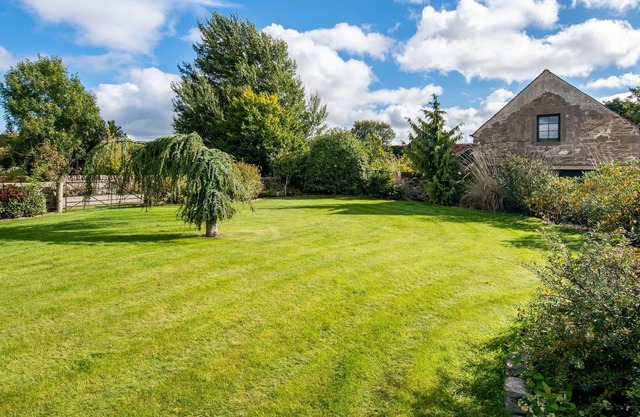 The Sidlaws Rural Retreat Perthshire - sleeps 5 guests in 2 bedrooms