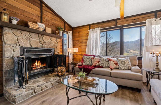 The Sirius Cabin|Mountain View|Fireplace|Deck|More
