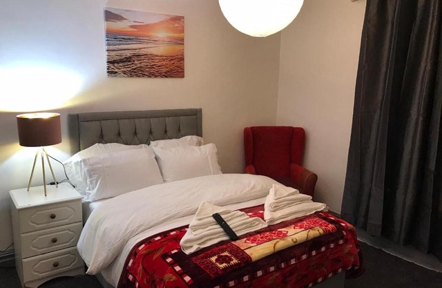 The Skipton Villa - The Red