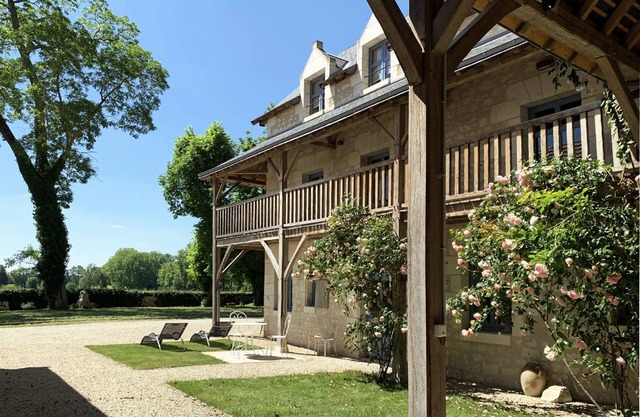 The Sonnay Castle Lodge, near Chinon: 4 * cottage for 2