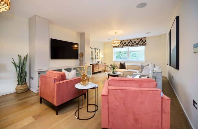 The South Hampstead Hideaway - Stylish 6BDR home