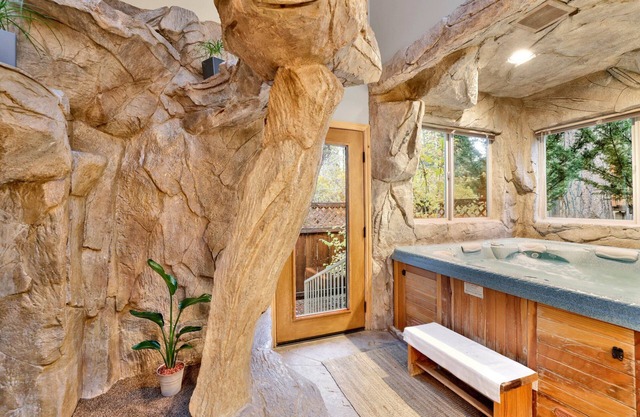 THE SPA AT Winterset #2282