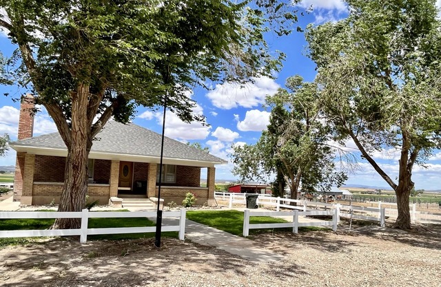 The Spacious, Vintage House on the Ranchn