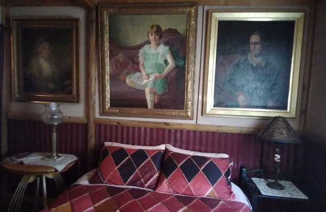 "THE SPIRIT ROOM" at La Loma del chivo