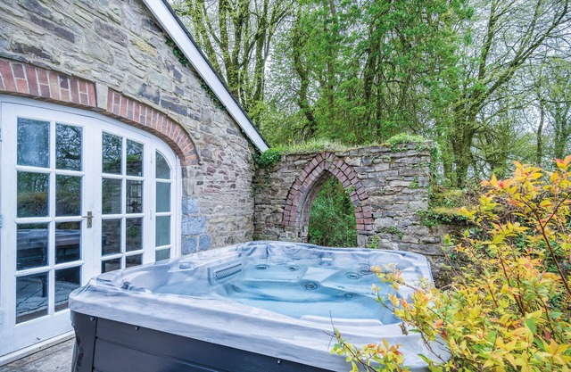 The Stables - 2 Bedroom Cottage - Princes Gate