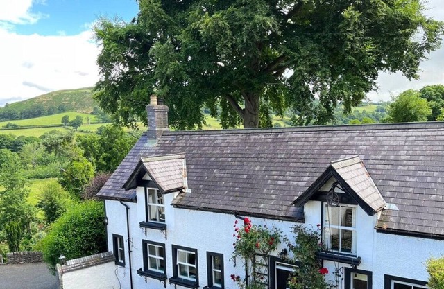 The Stables - Two Bedroom House, Sleeps 5