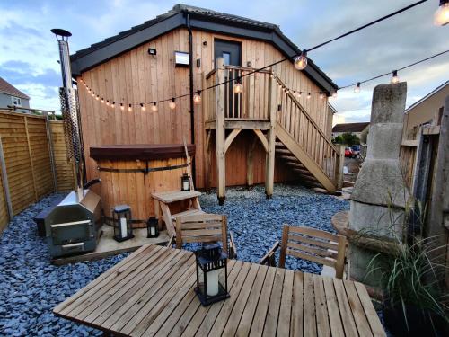The Studio Cheddar - With Wood Fired Hot Tub, Near Cheddar Gorge