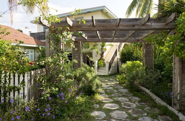 The Sugar Apple Seagrapes with Luxury Garden View