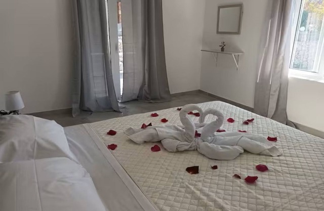 The Sun House in Paradisi