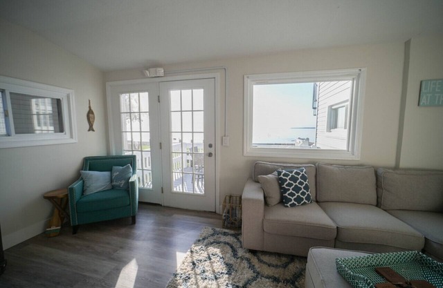 The Sunset Sail | Historic Oneida Lakefront Condo 1